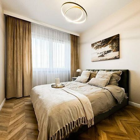 Balcony & Parking, Modern Elegant Apartment! Near Tram Вроцлав Екстер'єр фото