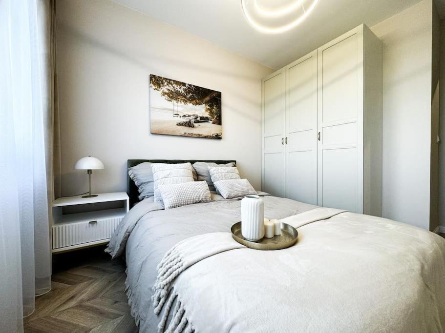 Balcony & Parking, Modern Elegant Apartment! Near Tram Вроцлав Екстер'єр фото