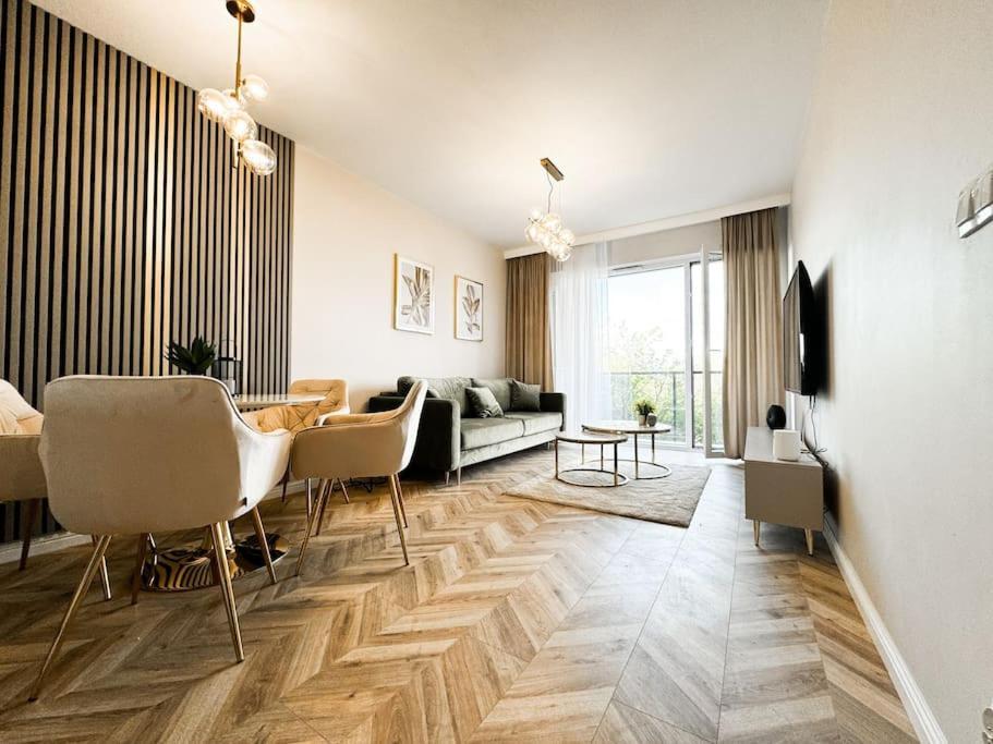 Balcony & Parking, Modern Elegant Apartment! Near Tram Вроцлав Екстер'єр фото